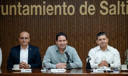 Reconoce alcalde a policías por acto heroico al rescatar a familia de incendio