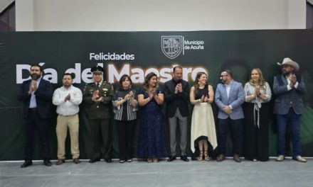 Reconoce municipio a maestros por 30 y 40 años de servicio en Acuña