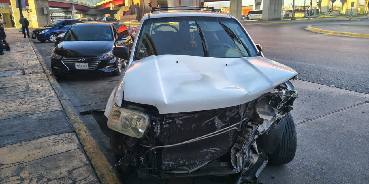 Saltillo: Aparatoso choque se registra en ‘El Sarape’