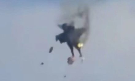 Video: Aviones colisionan durante show aéreo en Estados Unidos