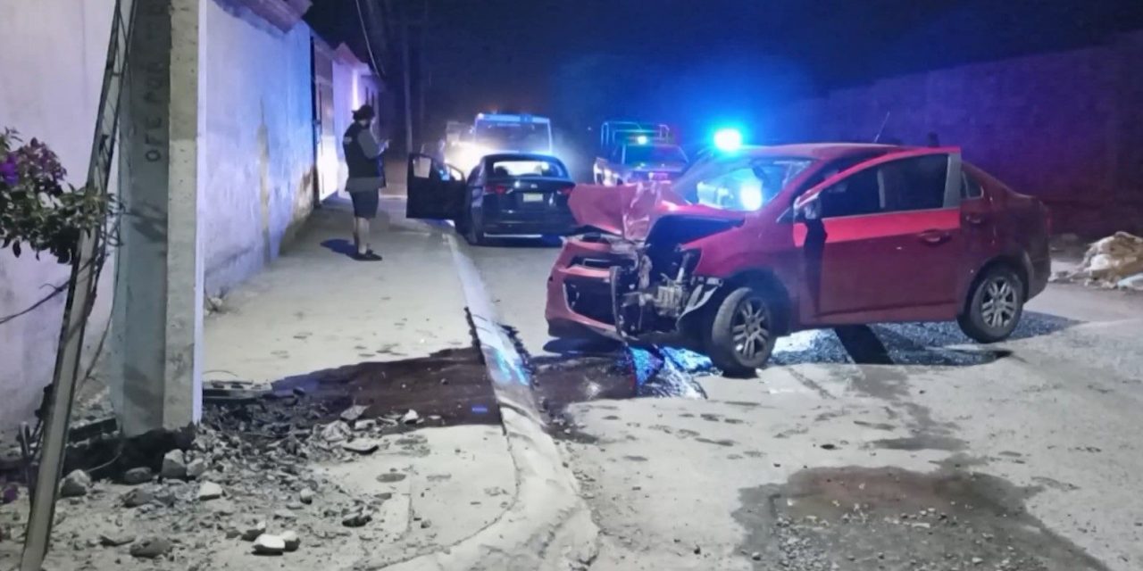 Mujer se queda dormida, choca contra y deja sin luz a la colonia Nueva Tlaxcala en Saltillo