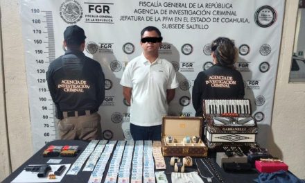 Detienen a sujeto con arma, cartuchos y fuerte suma de dinero en carretera Saltillo–Zacatecas