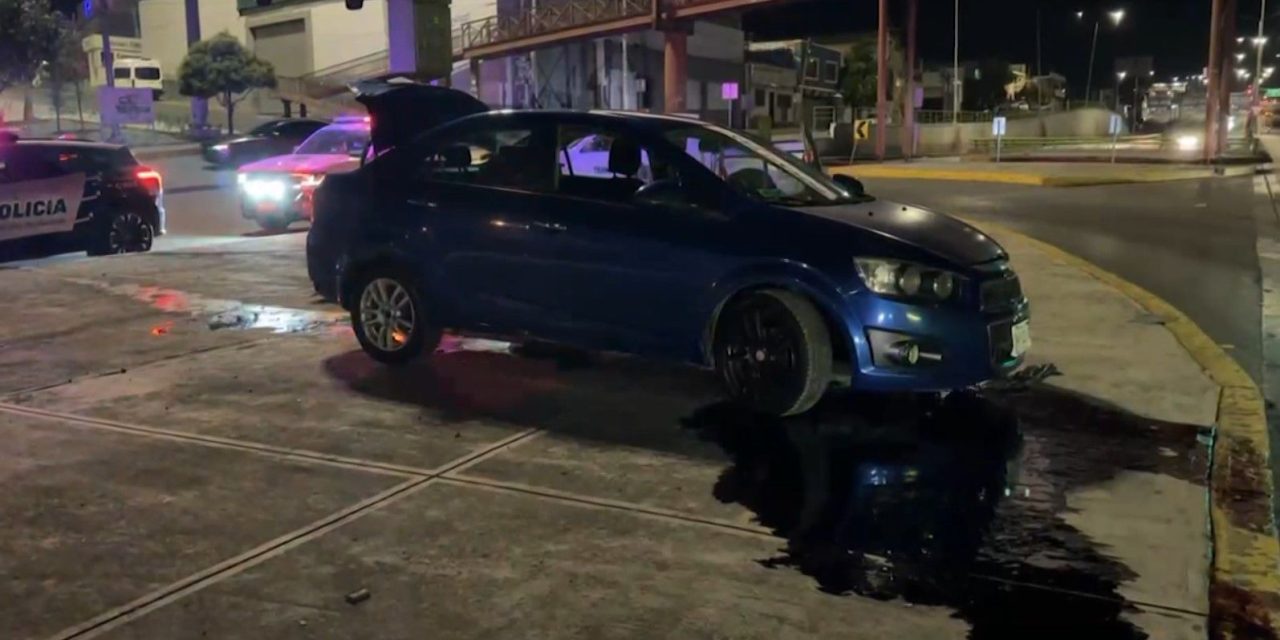 Saltillo: Se le termina la calle a ebrio y ‘elige’ un mal lugar para estacionarse