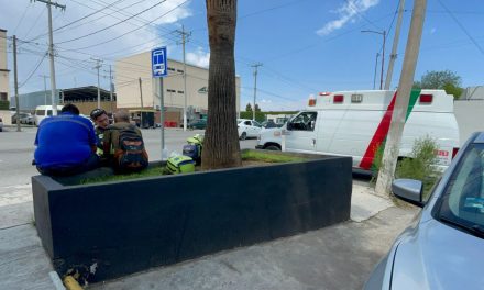 Atienden a hombre tras convulsionar en Saltillo