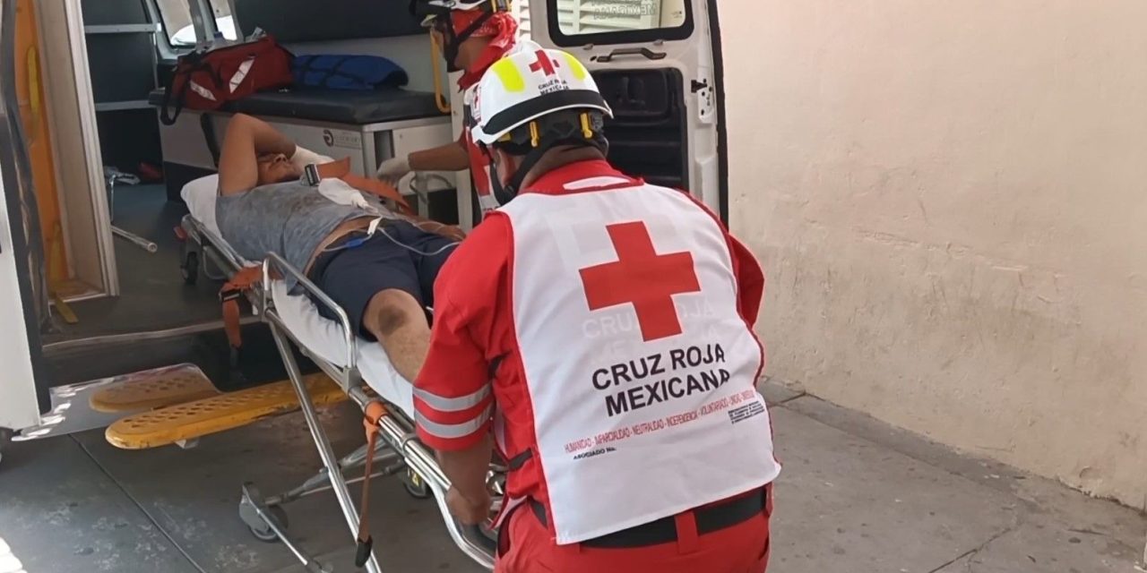 Hombre resulta gravemente lesionado al manipular una podadora en Parras