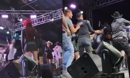 ¡Se agarran de las greñas! Bailarinas se pelean en pleno concierto en Chihuahua (video)