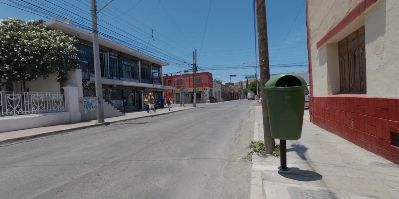 Instalan nuevos contenedores de basura en el Centro Histórico de Saltillo