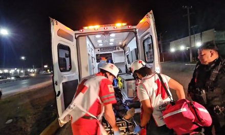 Hombre se atravesaba a los vehículos en Fundadores y termina atropellado