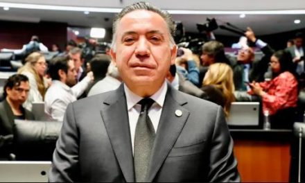 Inzunza vuelve a ausentarse de sesión en el Senado