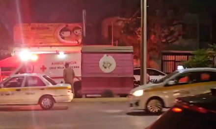 Menor motociclista choca contra camioneta en Saltillo