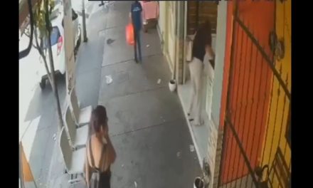 Captan a dos mujeres en presunto robo de monedero en Guadalajara