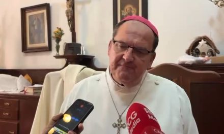 Obispo agradece a maestros su vocación