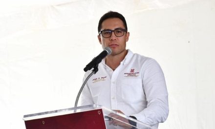 Alcalde morenista de Pachuca amenaza a sus empleados con despedirlos si no le dan like o reaccionan a sus redes