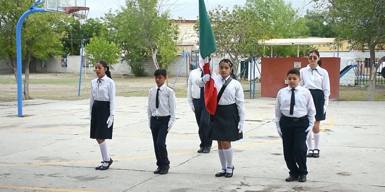 Reconocen labor de escuela en Monclova