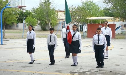 Reconocen labor de escuela en Monclova