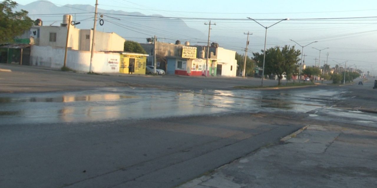 Reportan fuga de aguas negras en la colonia Saltillo 2000