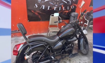 Sustraen motocicleta de una cochera en Saltillo