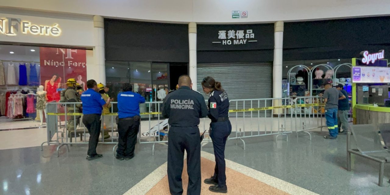 Saltillo: Se desploma techo en Plaza Patio