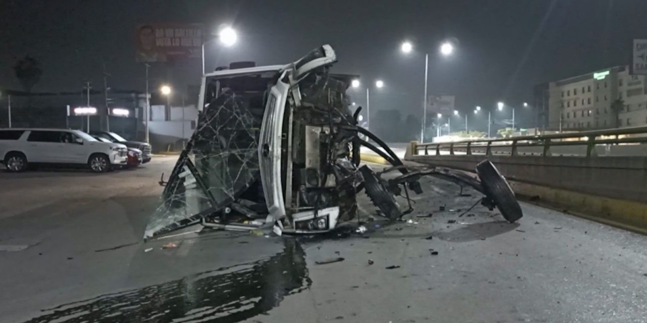 Vuelca transporte de personal en Saltillo