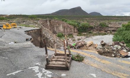 Alerta en Ramos Arizpe por el desgajamiento de la calle Uxmal en la colonia Analco