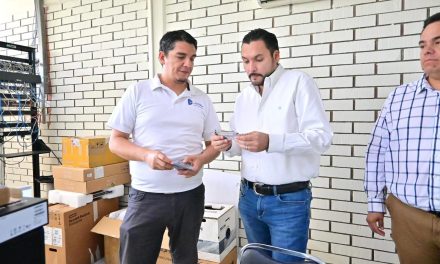 Carlos Villarreal fortalece la educación tecnológica en Monclova