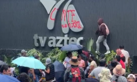 Vandalizan instalaciones de TV Azteca durante protesta de la CNTE en la CDMX