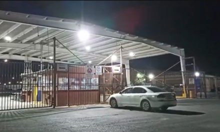 Muere en los patios de su empresa