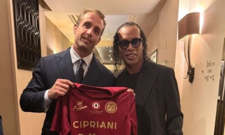 Ronaldinho vuelve al futbol profesional con el Ravenna de Italia