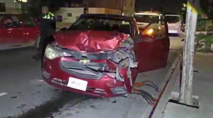 Saltillo: Huye para no quedar detenido, abandonó su coche tras chocar