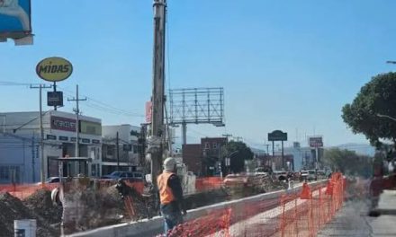Realizan labores de destape del drenaje en el Sistema Vial Abastos-Independencia