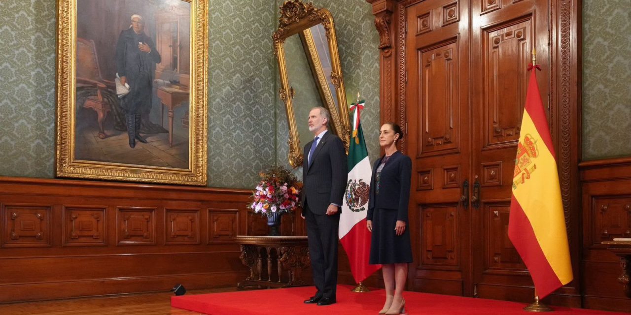 Claudia Sheinbaum recibe en palacio nacional al rey de España