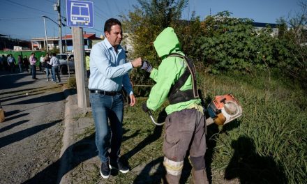 Supervisa Javier Díaz programa ‘Aquí Andamos’ en atención a daños por las lluvias