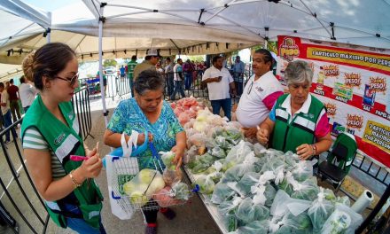 Mercadito de a Peso apoya a 3 mil 500 personas en Paredón y ejidos vecinos