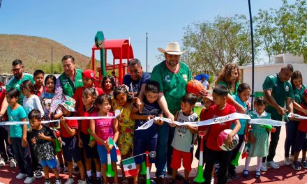 Manolo Jiménez y Tomás Gutiérrez entregan nueva plaza