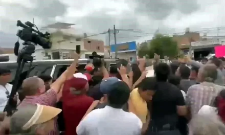 Increpan maestros de la CNTE a Claudia Sheinbaum en Aguascalientes