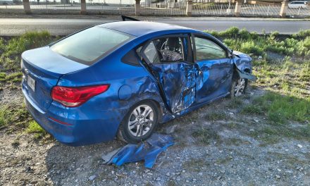 Terminan en el hospital una mujer y un menor tras accidente en Libramiento Flores Tapia