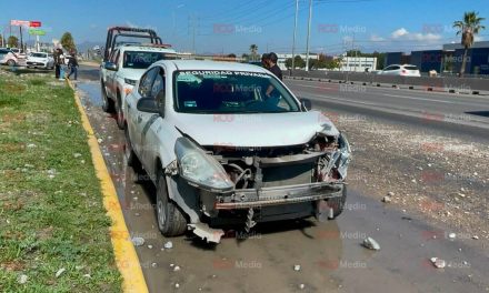 Accidente en Fundadores deja daños materiales