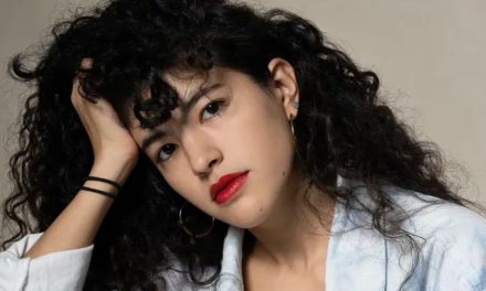 Ella es Antonia, la hija de Sergio Andrade, que impulsa la justicia contra su padre