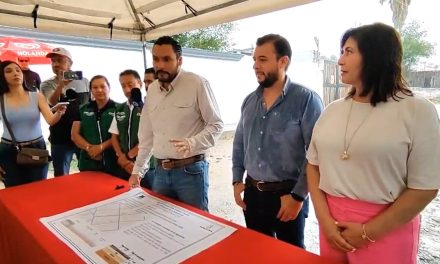 Arranca Carlos Villarreal pavimentación en la colonia Veteranos de la Revolución de Monclova