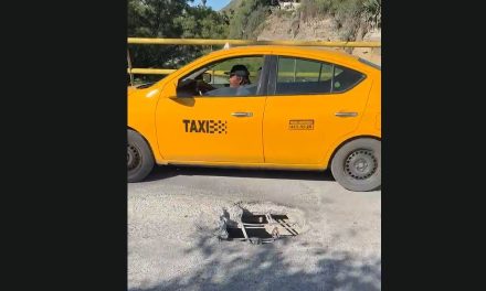 Advierten de riesgo por bache en el puente del bulevar Fransisco I. Madero