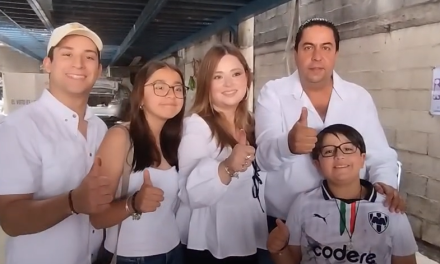 Chema Morales acude a emitir su voto