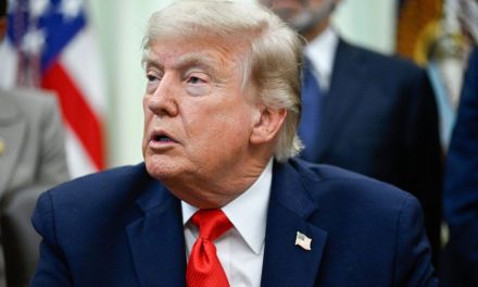 Donald Trump culpa a Israel del retraso en acuerdo con Irán