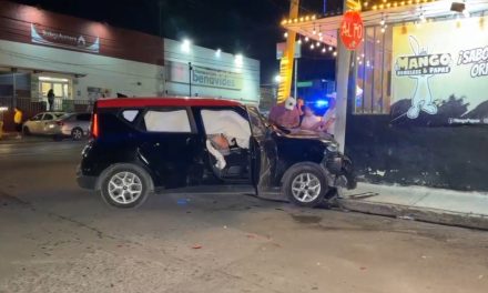 Omite alto y provoca choque en Saltillo