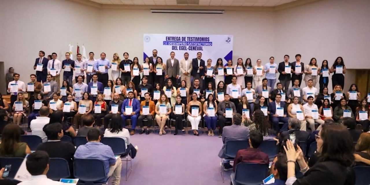 Reconoce UAdeC a Egresados que Acreditaron examen EGEL-CENEVAL