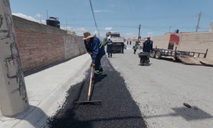 Rehabilita Javier Díaz calles en Lomas de Lourdes y Hacienda El Cortijo