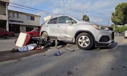 Retorno imprudente manda a motociclista al hospital