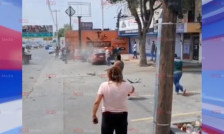 Riña entre transportistas y taxistas desata persecución