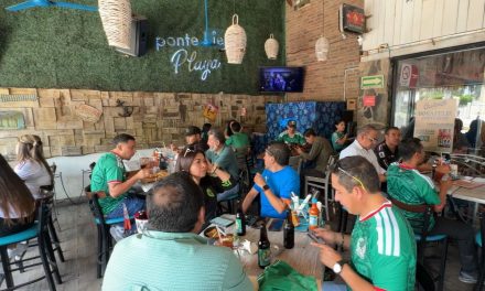 Al grito de gol celebran los saltillenses en restaurantes