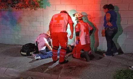 Menor es abandonado tras derrape en moto por su amigo
