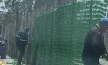 Vecinos atrapados por el Mundial 2026: Denuncian ‘muros de vallas’ que tapan viviendas en Guadalajara y Monterrey